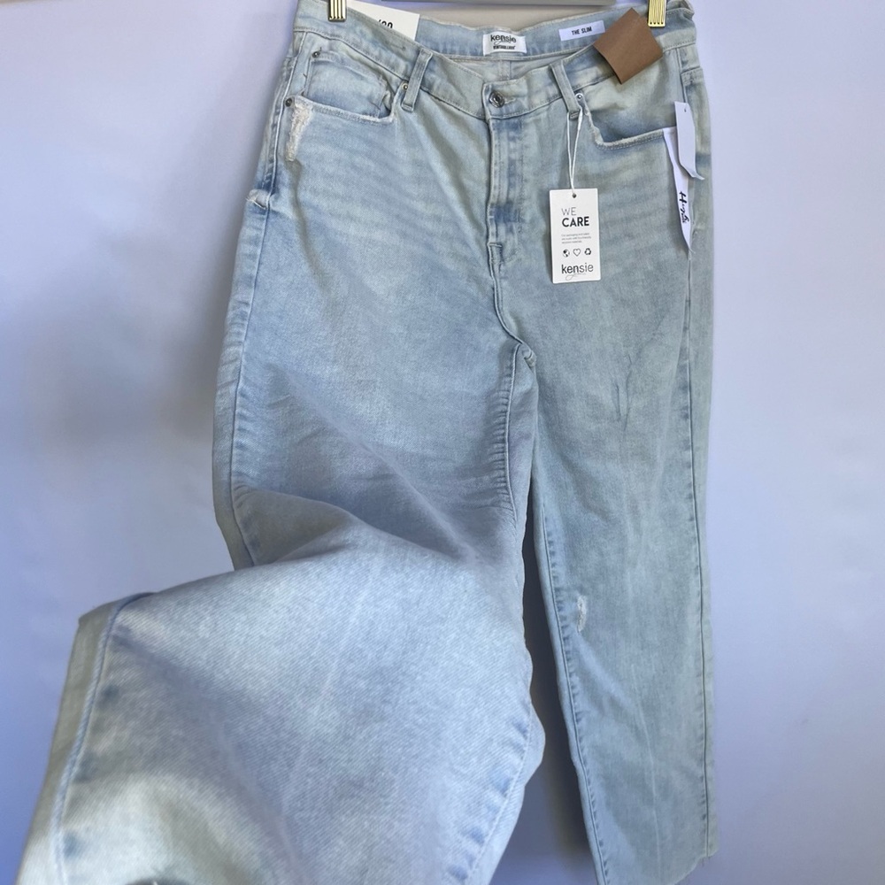 NWT Kensie High Waist Slim Straight Leg Jeans In Perth W/ Destruction size 10 - Picture 4 of 8